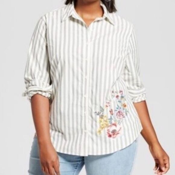 Ava & Viv Tops - Ava & Viv Floral Embroidered Button Down New 3X 19A